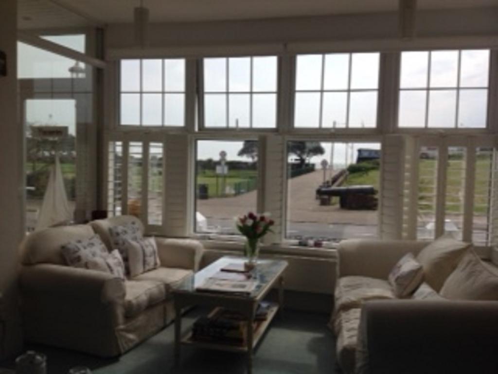 Bassets House Bed & Breakfast Eastbourne Exterior photo
