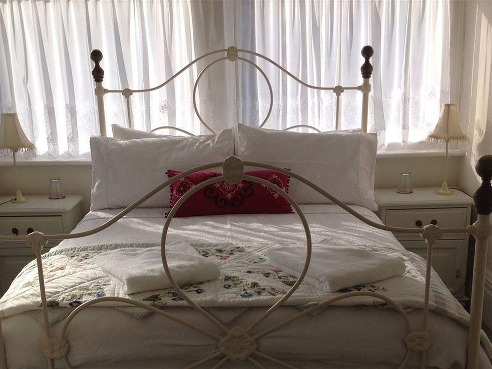 Bassets House Bed & Breakfast Eastbourne Exterior photo