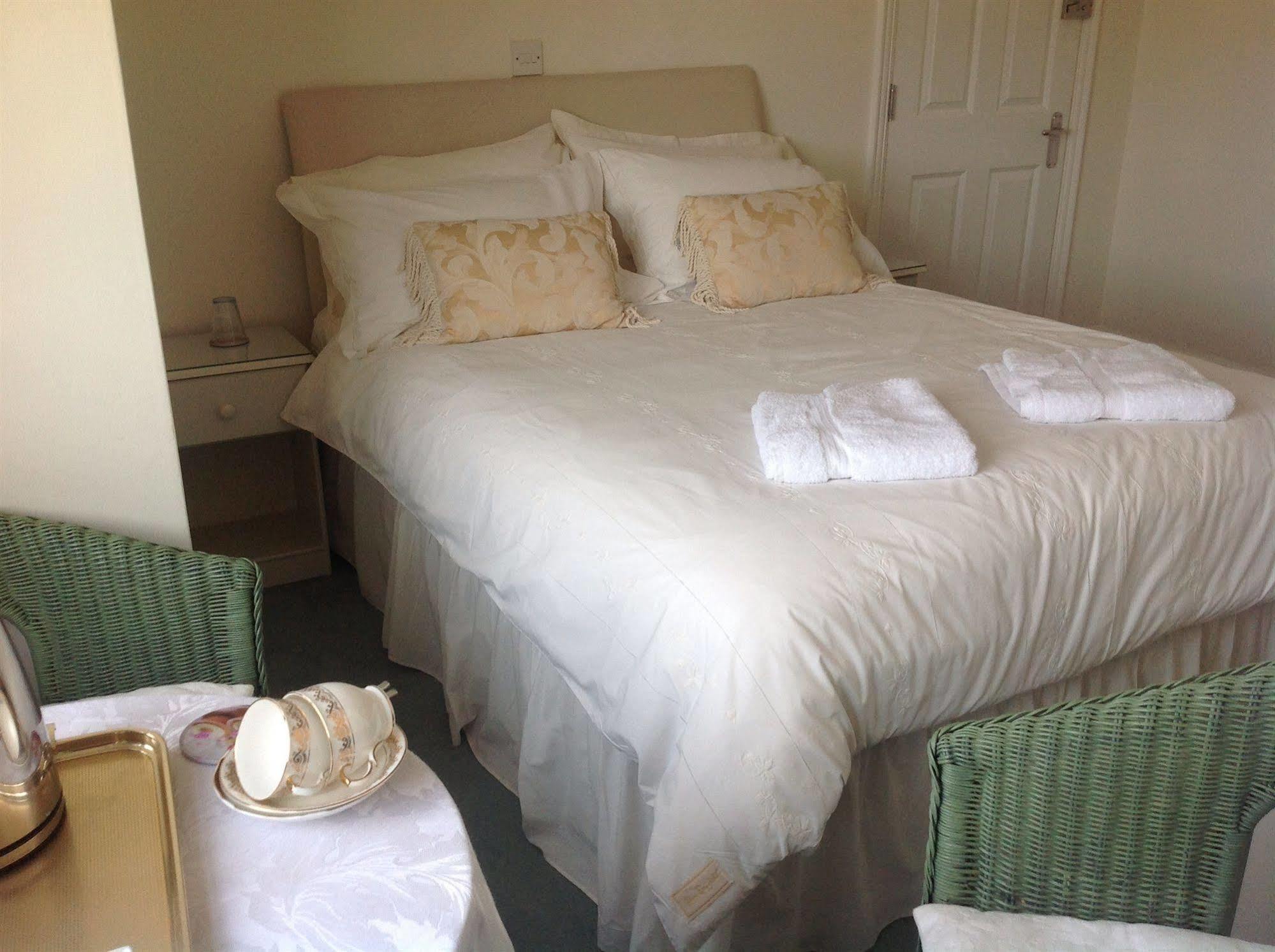 Bassets House Bed & Breakfast Eastbourne Exterior photo